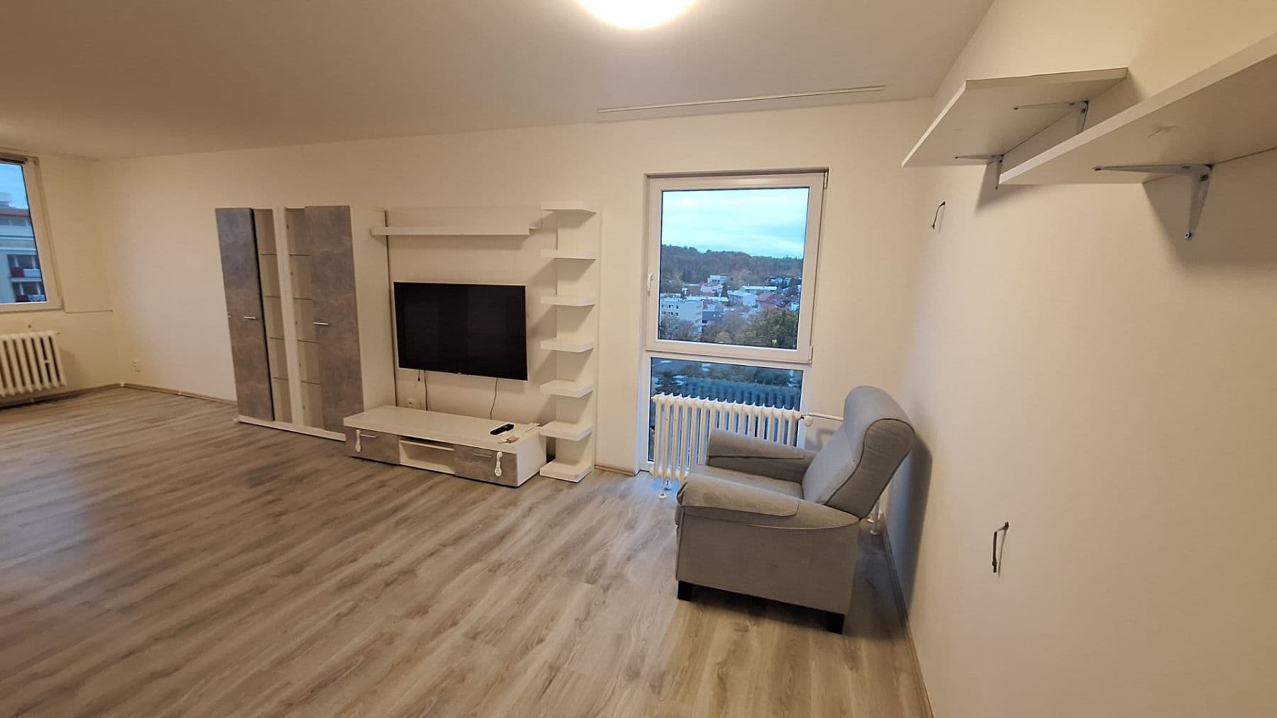 Prenájom bytu 3-izbový 70 m², Frýdlantská, Praha, Praha Prenájom bytu 3-izbový 70 m², Frýdlantská, Praha, Praha