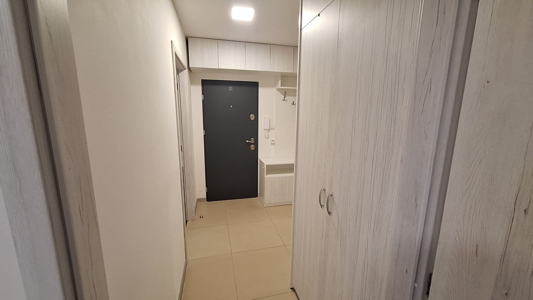Prenájom bytu 3-izbový 70 m², Frýdlantská, Praha, Praha Prenájom bytu 3-izbový 70 m², Frýdlantská, Praha, Praha