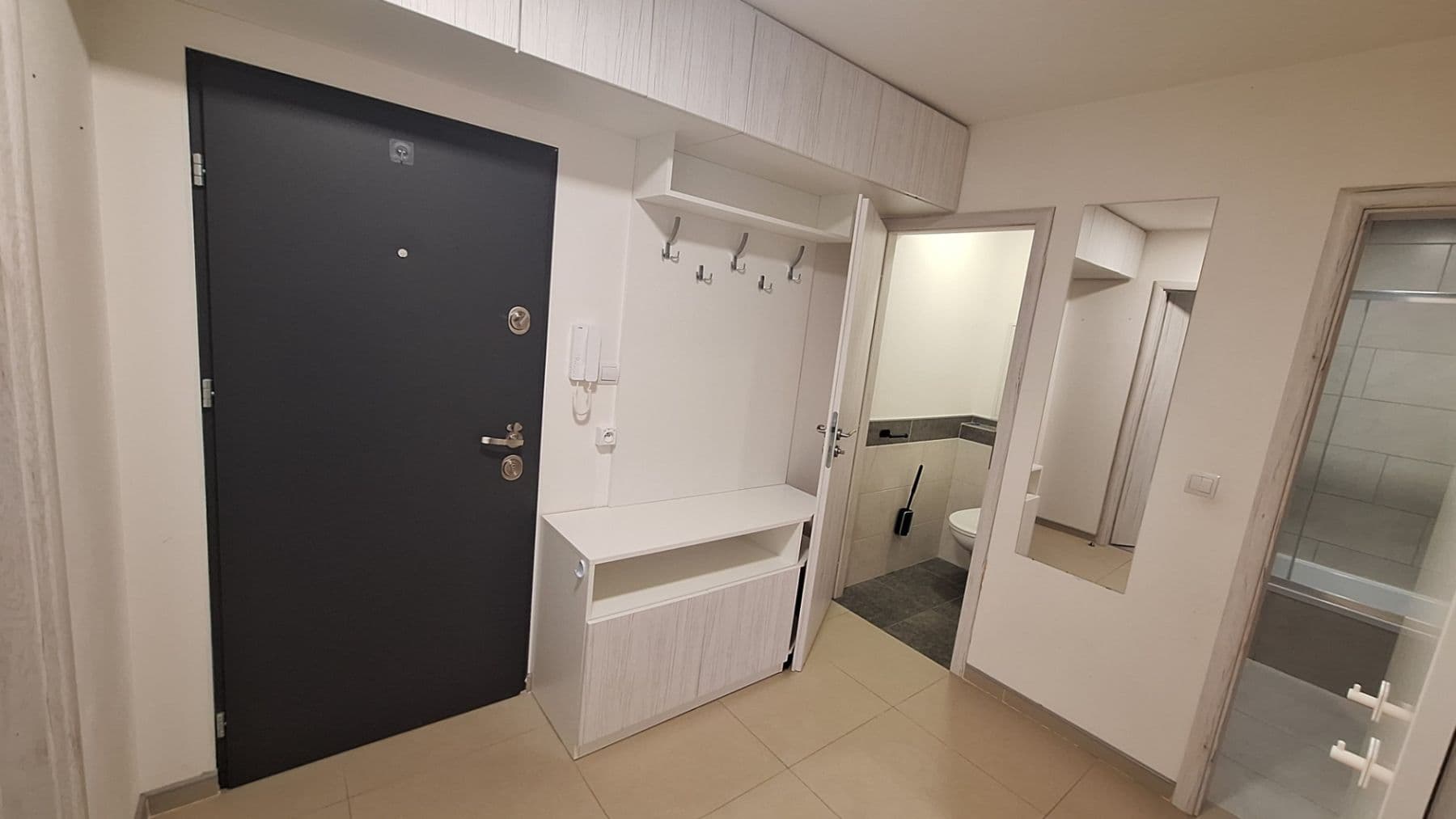 Prenájom bytu 3-izbový 70 m², Frýdlantská, Praha, Praha Prenájom bytu 3-izbový 70 m², Frýdlantská, Praha, Praha