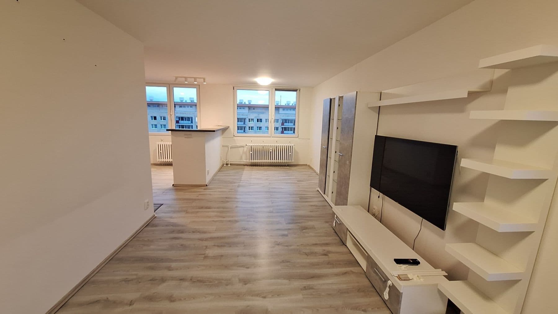 Prenájom bytu 3-izbový 70 m², Frýdlantská, Praha, Praha Prenájom bytu 3-izbový 70 m², Frýdlantská, Praha, Praha