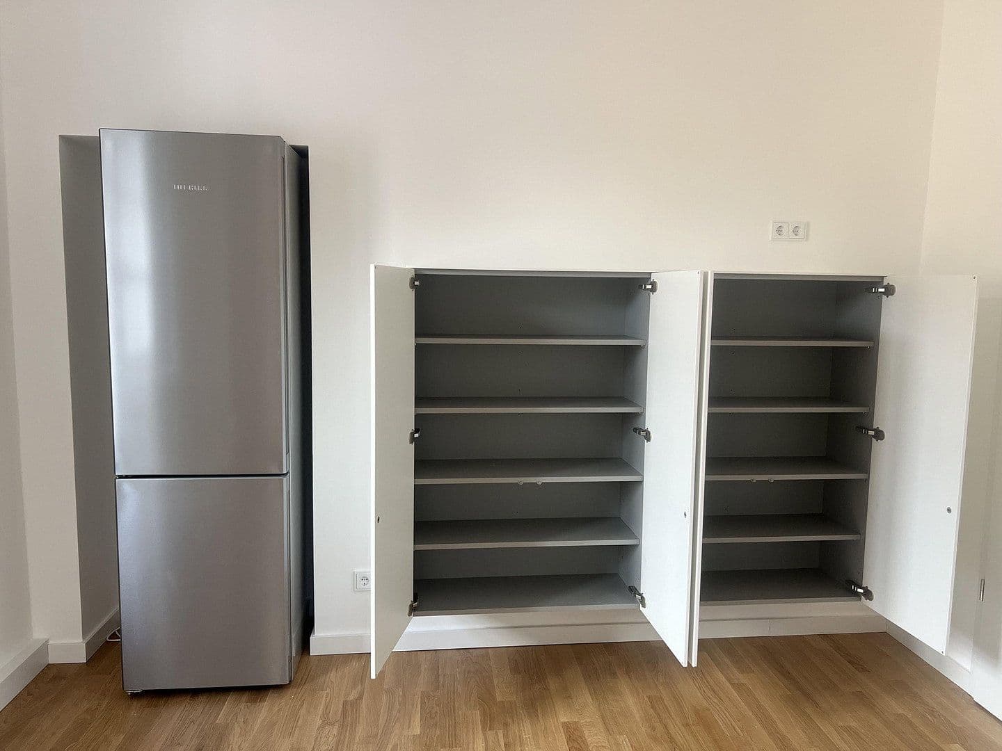 Prenájom bytu 3-izbový 80 m², Düsseldorf, Severné Porýnie - Westfálsko Prenájom bytu 3-izbový 80 m², Düsseldorf, Severné Porýnie - Westfálsko