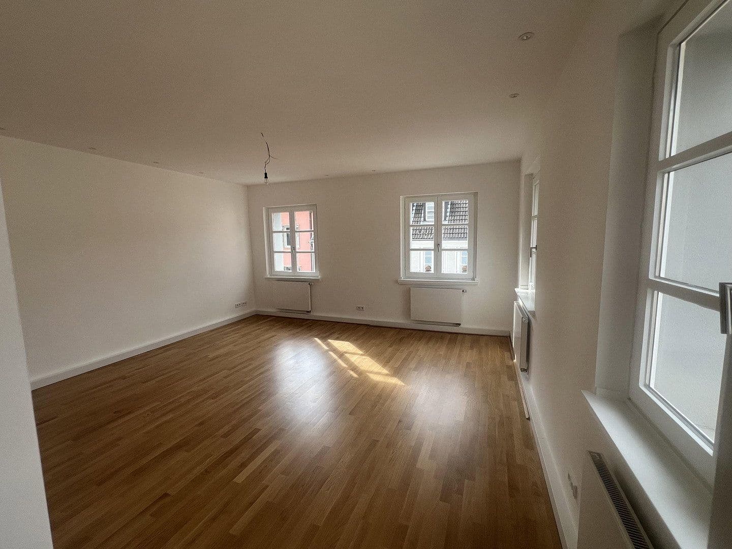 Prenájom bytu 3-izbový 80 m², Düsseldorf, Severné Porýnie - Westfálsko Prenájom bytu 3-izbový 80 m², Düsseldorf, Severné Porýnie - Westfálsko