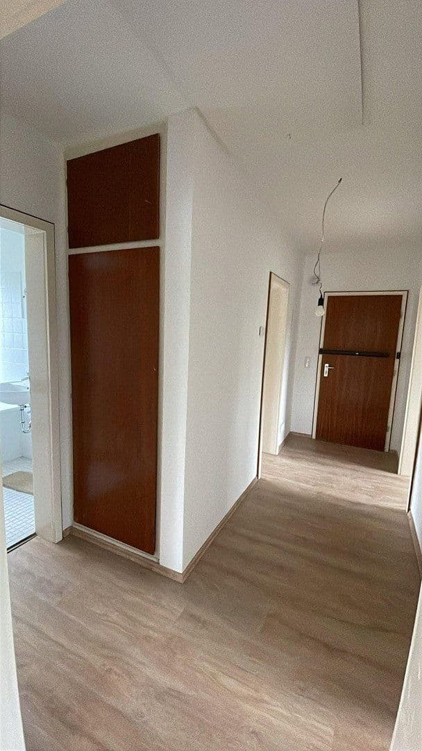 Prenájom bytu 3-izbový 67 m², Dellwiger Str. 37, Essen, Severné Porýnie - Westfálsko Prenájom bytu 3-izbový 67 m², Dellwiger Str. 37, Essen, Severné Porýnie - Westfálsko