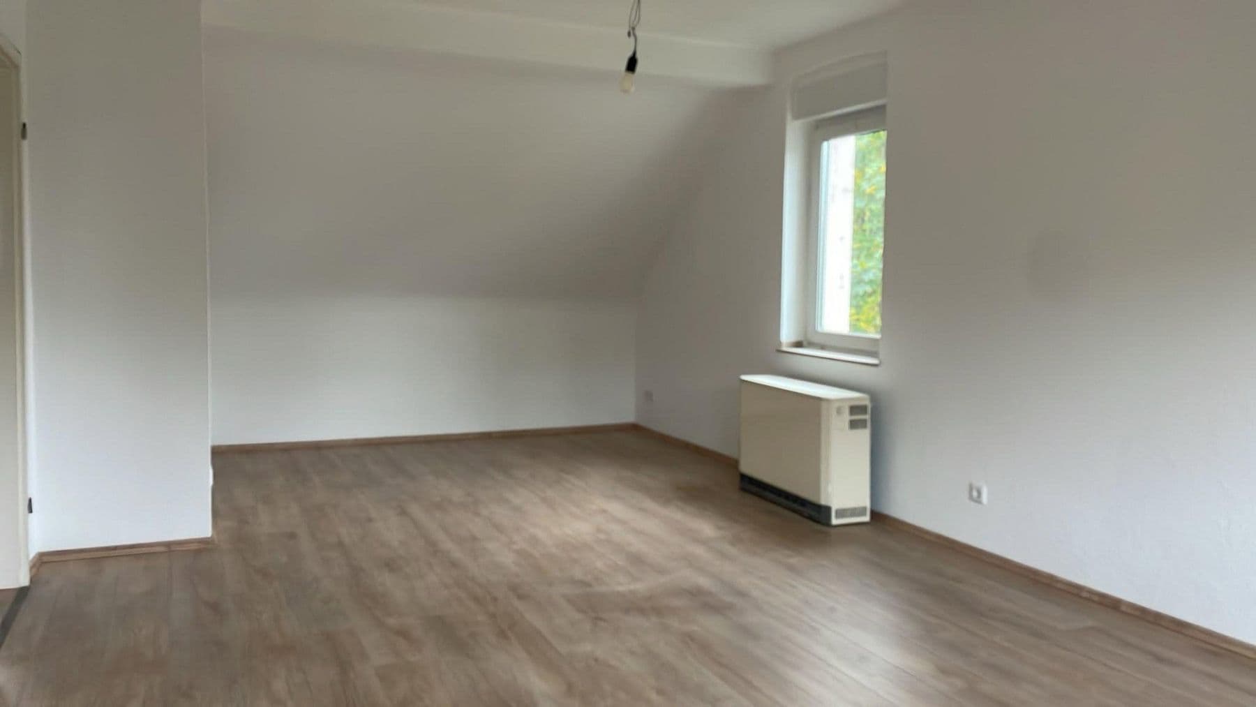 Prenájom bytu 3-izbový 67 m², Dellwiger Str. 37, Essen, Severné Porýnie - Westfálsko Prenájom bytu 3-izbový 67 m², Dellwiger Str. 37, Essen, Severné Porýnie - Westfálsko