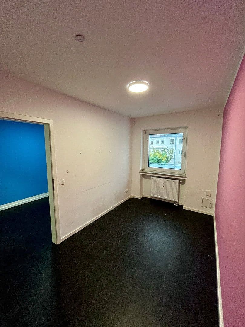 Prenájom bytu 3-izbový 84 m², Mallinckrodtplatz 10, Essen, Severné Porýnie - Westfálsko Prenájom bytu 3-izbový 84 m², Mallinckrodtplatz 10, Essen, Severné Porýnie - Westfálsko