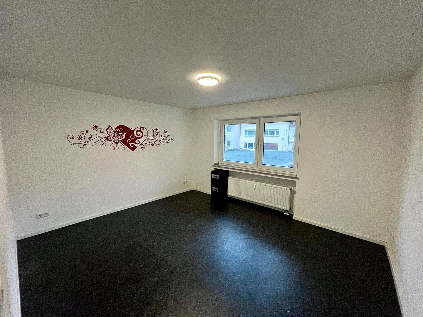 Prenájom bytu 3-izbový 84 m², Mallinckrodtplatz 10, Essen, Severné Porýnie - Westfálsko Prenájom bytu 3-izbový 84 m², Mallinckrodtplatz 10, Essen, Severné Porýnie - Westfálsko