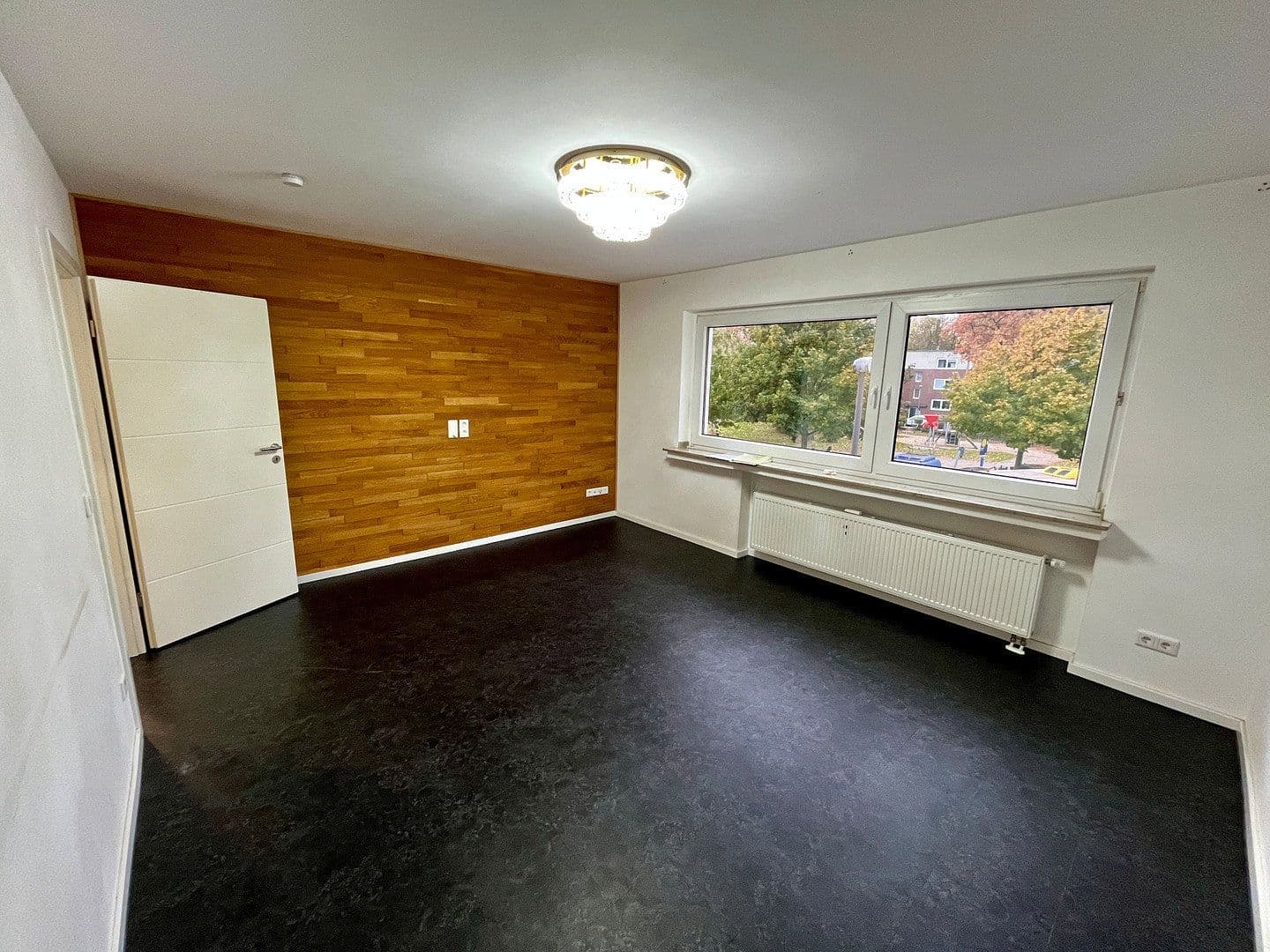 Prenájom bytu 3-izbový 84 m², Mallinckrodtplatz 10, Essen, Severné Porýnie - Westfálsko Prenájom bytu 3-izbový 84 m², Mallinckrodtplatz 10, Essen, Severné Porýnie - Westfálsko
