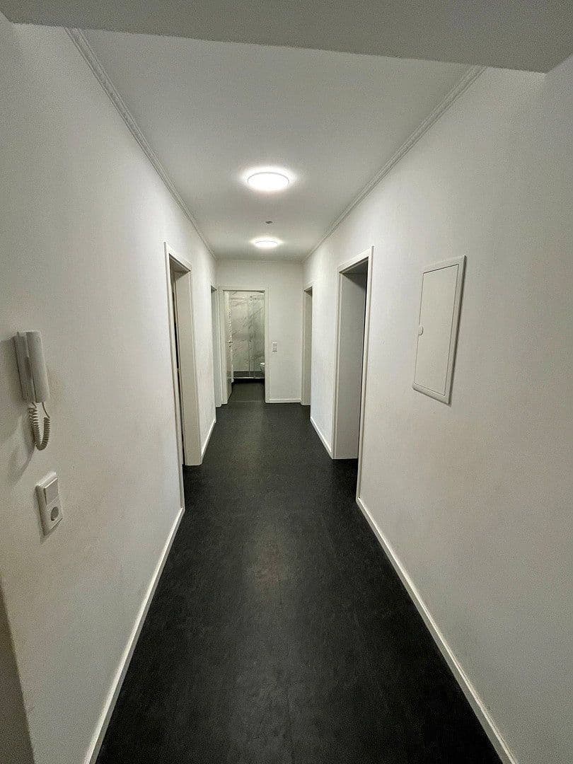 Prenájom bytu 3-izbový 84 m², Mallinckrodtplatz 10, Essen, Severné Porýnie - Westfálsko Prenájom bytu 3-izbový 84 m², Mallinckrodtplatz 10, Essen, Severné Porýnie - Westfálsko