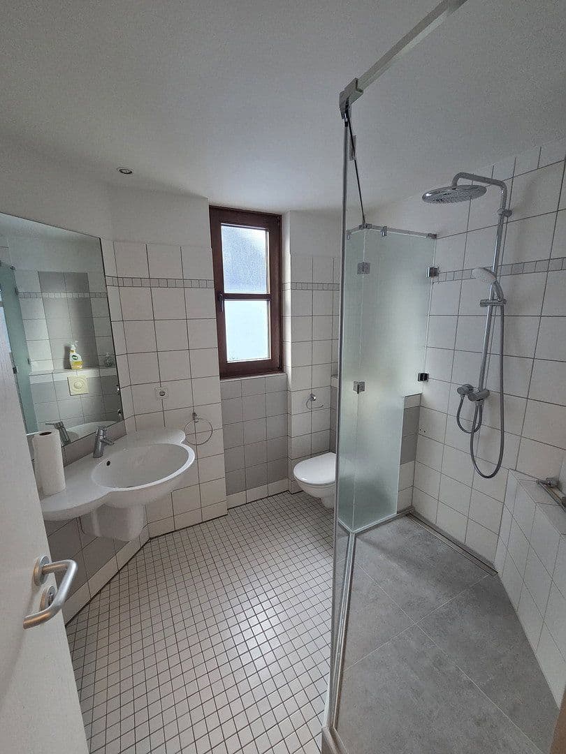 Prenájom bytu 2-izbový 61 m², Vennstraße 66, Düsseldorf, Severné Porýnie - Westfálsko Prenájom bytu 2-izbový 61 m², Vennstraße 66, Düsseldorf, Severné Porýnie - Westfálsko
