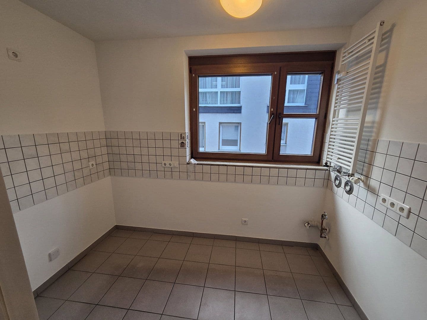 Prenájom bytu 2-izbový 61 m², Vennstraße 66, Düsseldorf, Severné Porýnie - Westfálsko Prenájom bytu 2-izbový 61 m², Vennstraße 66, Düsseldorf, Severné Porýnie - Westfálsko
