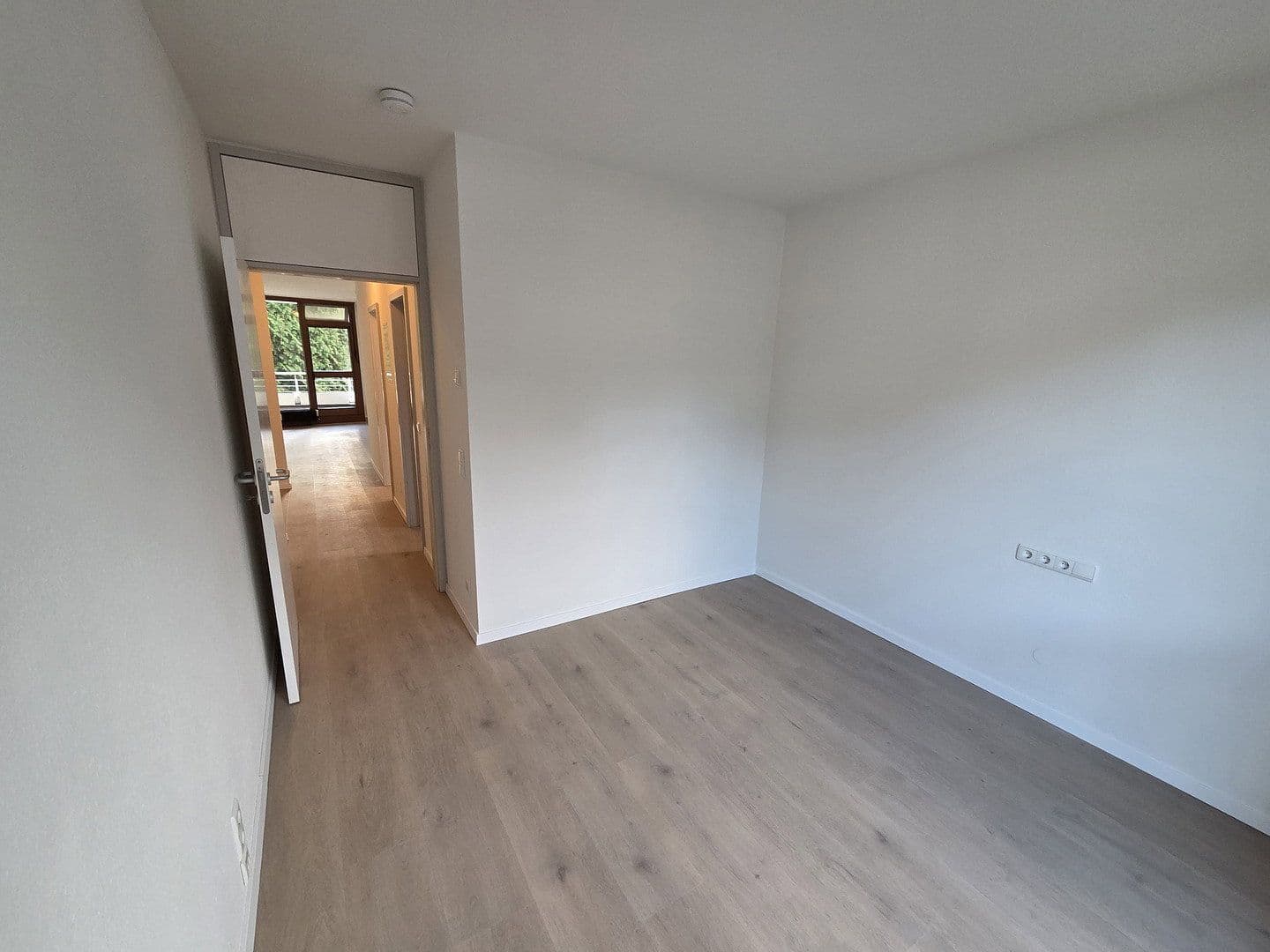 Prenájom bytu 2-izbový 61 m², Vennstraße 66, Düsseldorf, Severné Porýnie - Westfálsko Prenájom bytu 2-izbový 61 m², Vennstraße 66, Düsseldorf, Severné Porýnie - Westfálsko