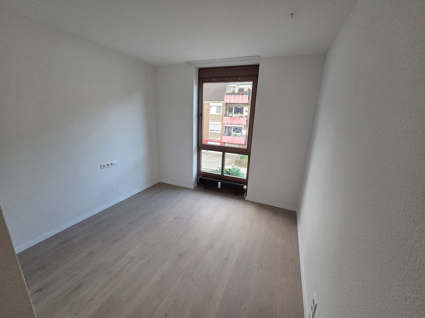 Prenájom bytu 2-izbový 61 m², Vennstraße 66, Düsseldorf, Severné Porýnie - Westfálsko Prenájom bytu 2-izbový 61 m², Vennstraße 66, Düsseldorf, Severné Porýnie - Westfálsko