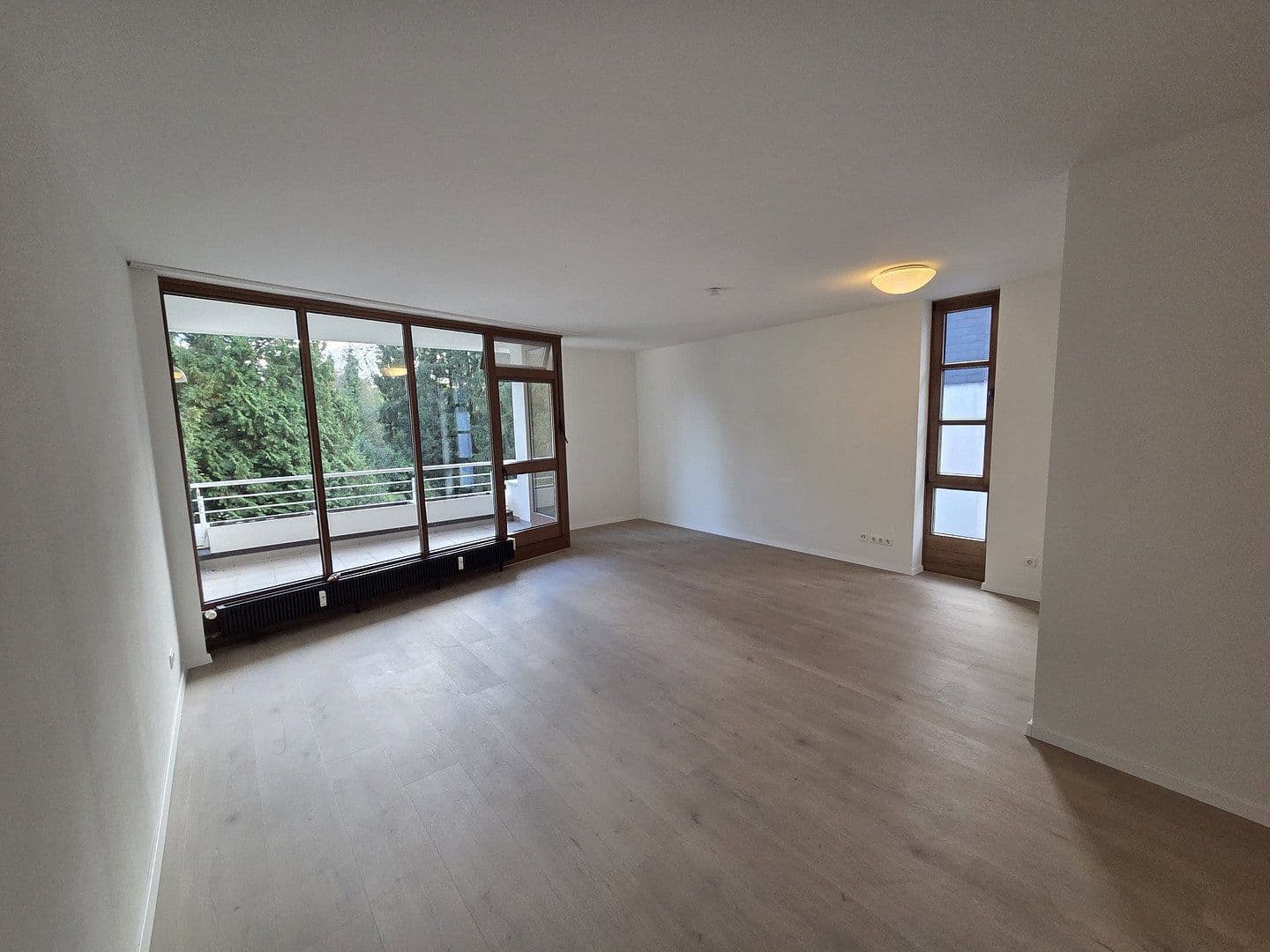 Prenájom bytu 2-izbový 61 m², Vennstraße 66, Düsseldorf, Severné Porýnie - Westfálsko Prenájom bytu 2-izbový 61 m², Vennstraße 66, Düsseldorf, Severné Porýnie - Westfálsko