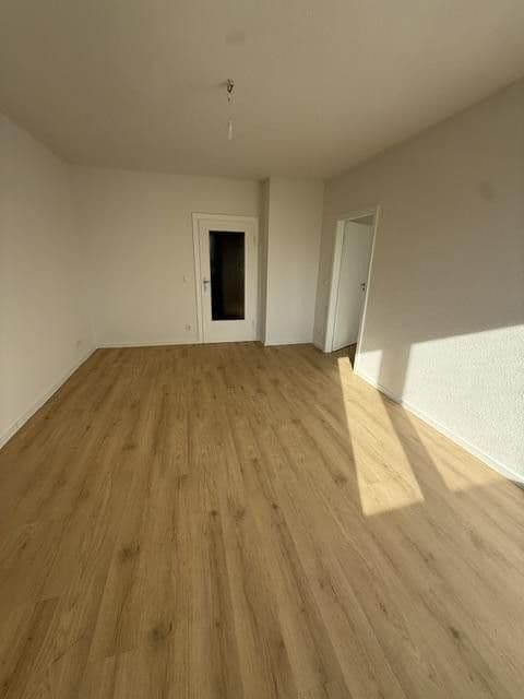 Prenájom bytu 2-izbový 46 m², Fürstenwall 142, Düsseldorf, Severné Porýnie - Westfálsko Prenájom bytu 2-izbový 46 m², Fürstenwall 142, Düsseldorf, Severné Porýnie - Westfálsko