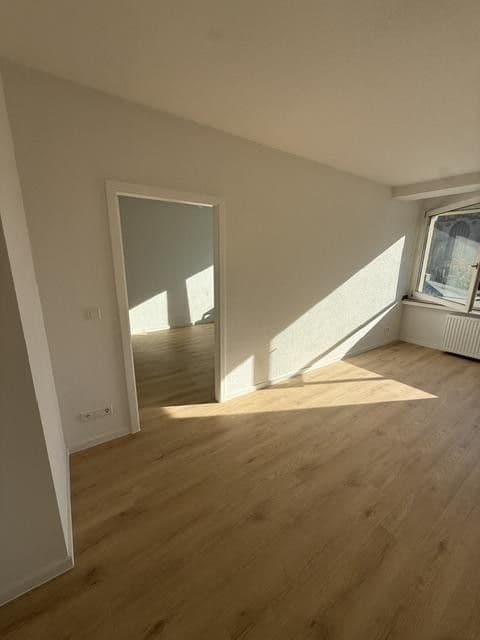 Prenájom bytu 2-izbový 46 m², Fürstenwall 142, Düsseldorf, Severné Porýnie - Westfálsko Prenájom bytu 2-izbový 46 m², Fürstenwall 142, Düsseldorf, Severné Porýnie - Westfálsko