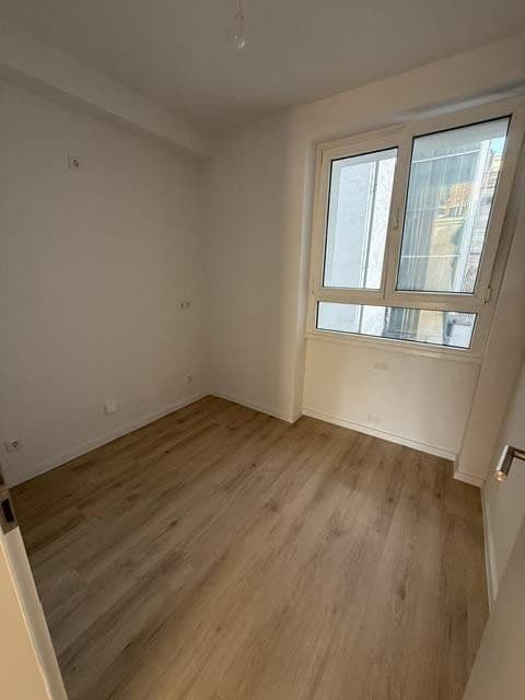 Prenájom bytu 2-izbový 46 m², Fürstenwall 142, Düsseldorf, Severné Porýnie - Westfálsko Prenájom bytu 2-izbový 46 m², Fürstenwall 142, Düsseldorf, Severné Porýnie - Westfálsko