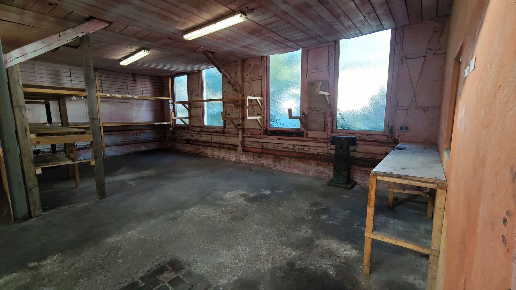 Prenájom nebytového priestoru 420 m², Reinshagener Str., Remscheid, Severné Porýnie - Westfálsko Prenájom nebytového priestoru 420 m², Reinshagener Str., Remscheid, Severné Porýnie - Westfálsko