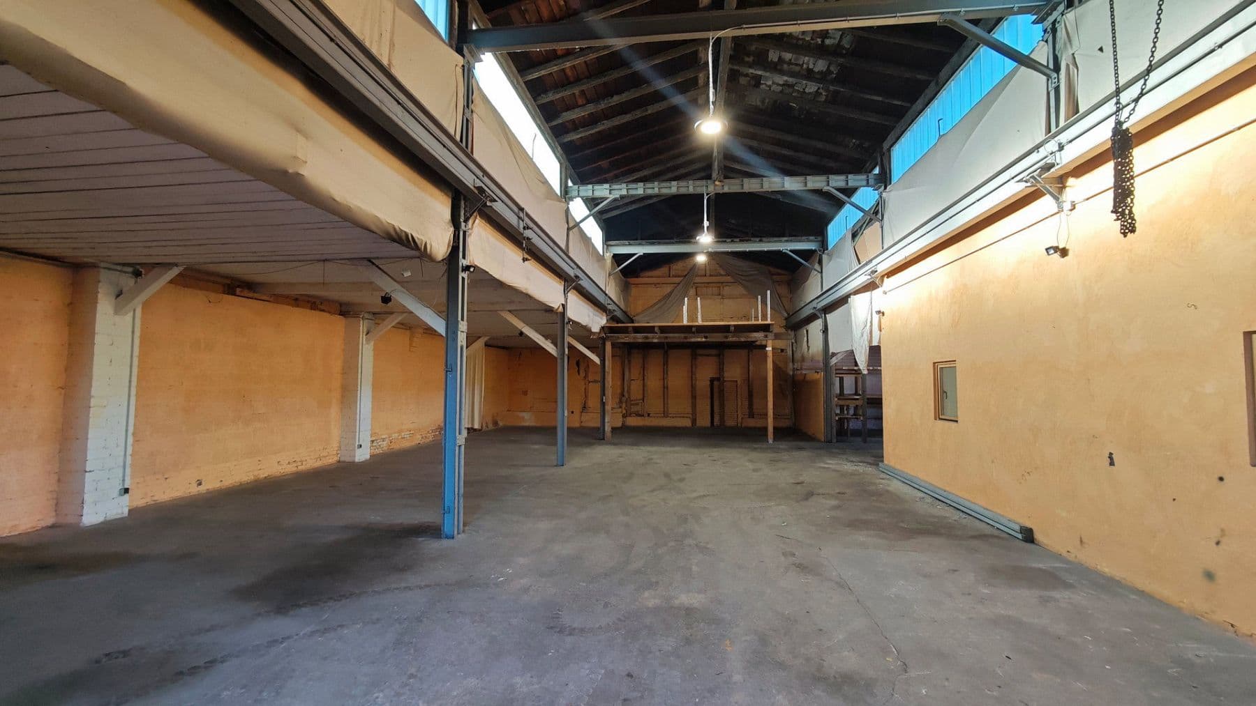 Prenájom nebytového priestoru 420 m², Reinshagener Str., Remscheid, Severné Porýnie - Westfálsko Prenájom nebytového priestoru 420 m², Reinshagener Str., Remscheid, Severné Porýnie - Westfálsko