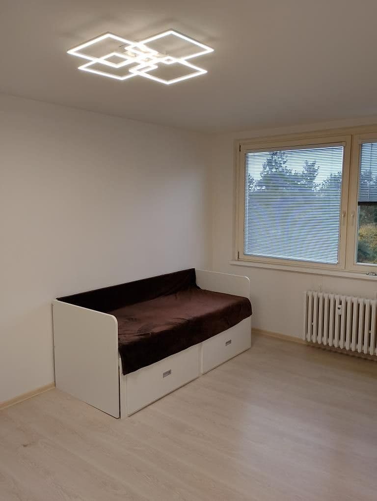 Prenájom bytu 2-izbový 42 m², U Valu, Praha, Praha Prenájom bytu 2-izbový 42 m², U Valu, Praha, Praha