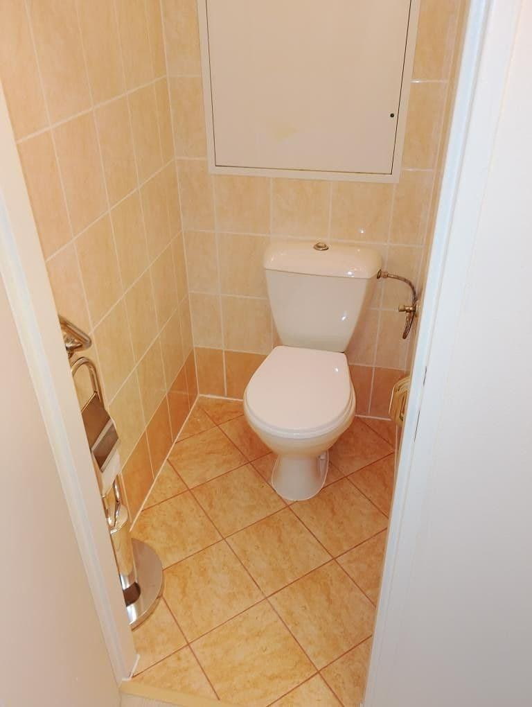 Prenájom bytu 2-izbový 42 m², U Valu, Praha, Praha Prenájom bytu 2-izbový 42 m², U Valu, Praha, Praha