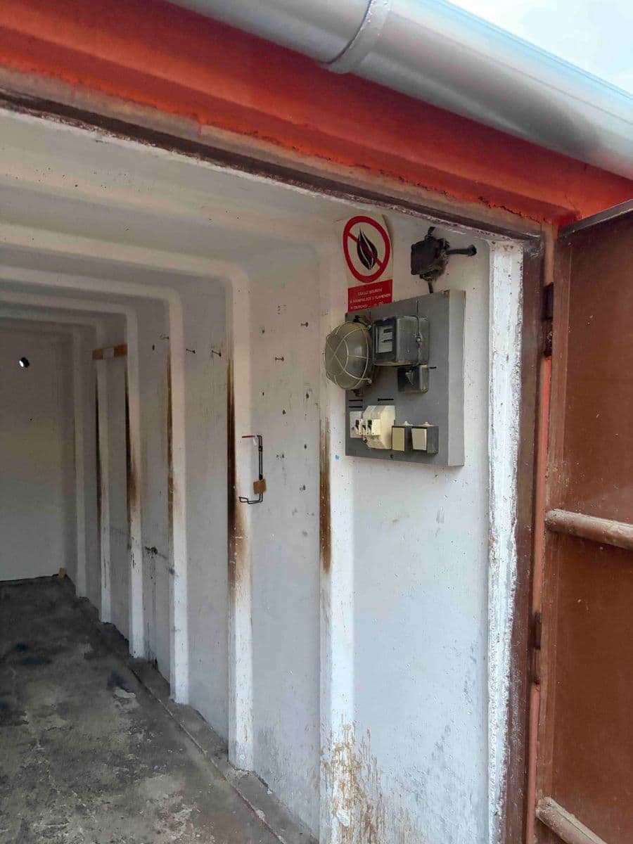 Prenájom garáže 18 m², Jedovnická, Brno, Jihomoravský kraj Prenájom garáže 18 m², Jedovnická, Brno, Jihomoravský kraj