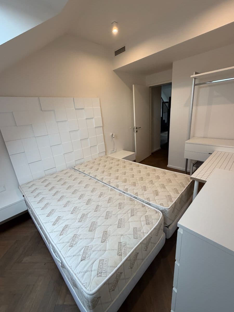 Prenájom bytu 3-izbový 69 m², Staropramenná, Praha, Praha Prenájom bytu 3-izbový 69 m², Staropramenná, Praha, Praha