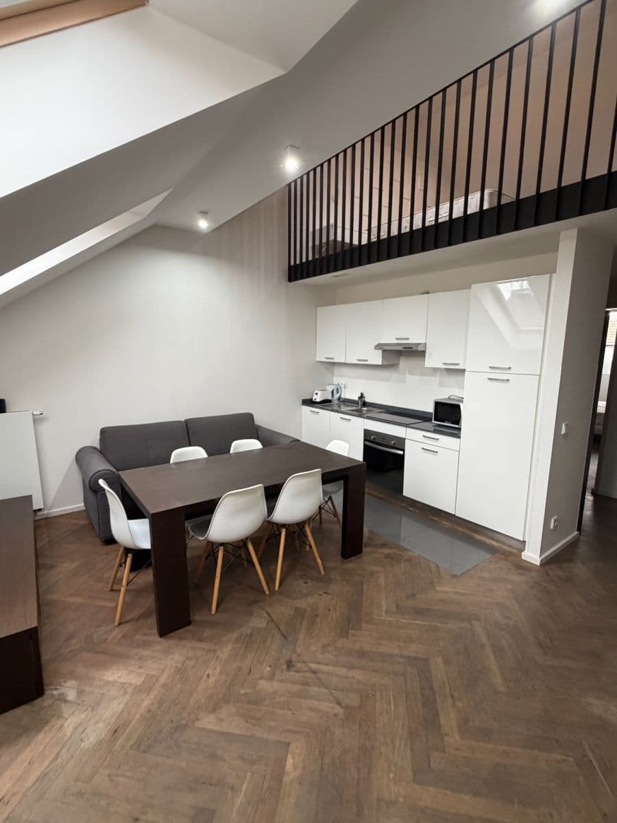 Prenájom bytu 3-izbový 69 m², Staropramenná, Praha, Praha Prenájom bytu 3-izbový 69 m², Staropramenná, Praha, Praha