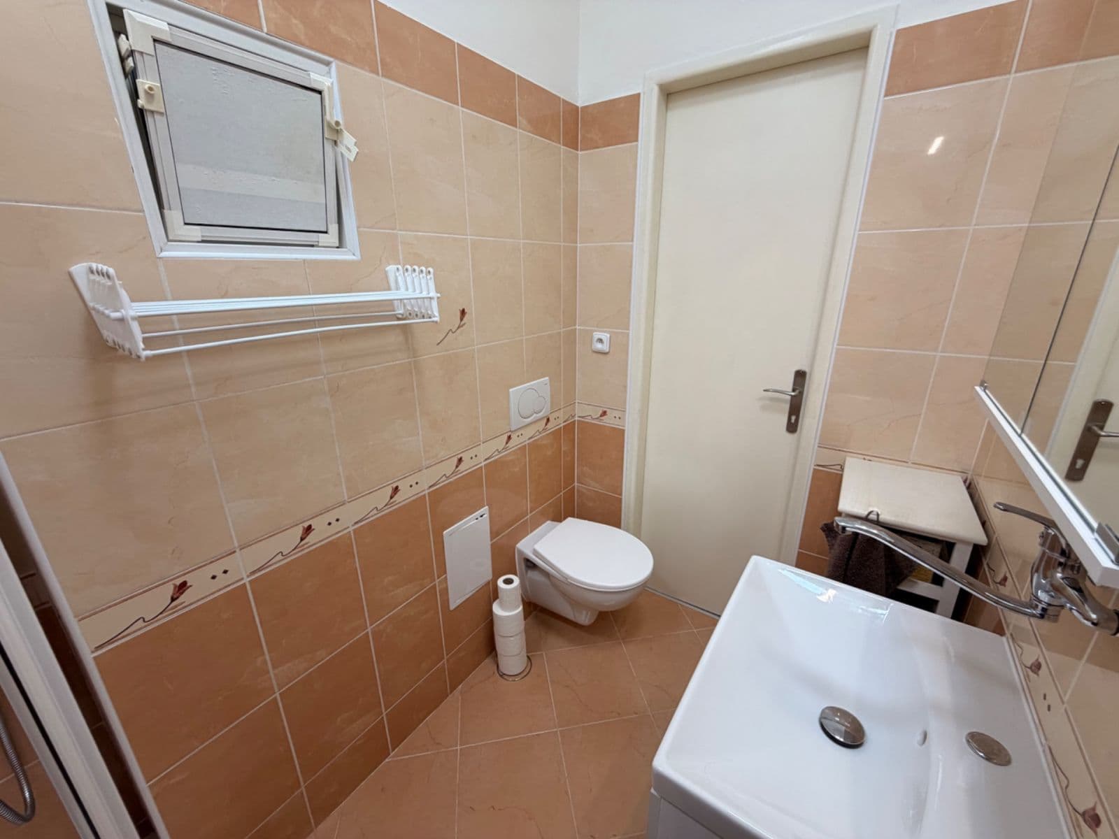 Prenájom bytu 1-izbový 30 m², Vrchlického, Praha, Praha Prenájom bytu 1-izbový 30 m², Vrchlického, Praha, Praha