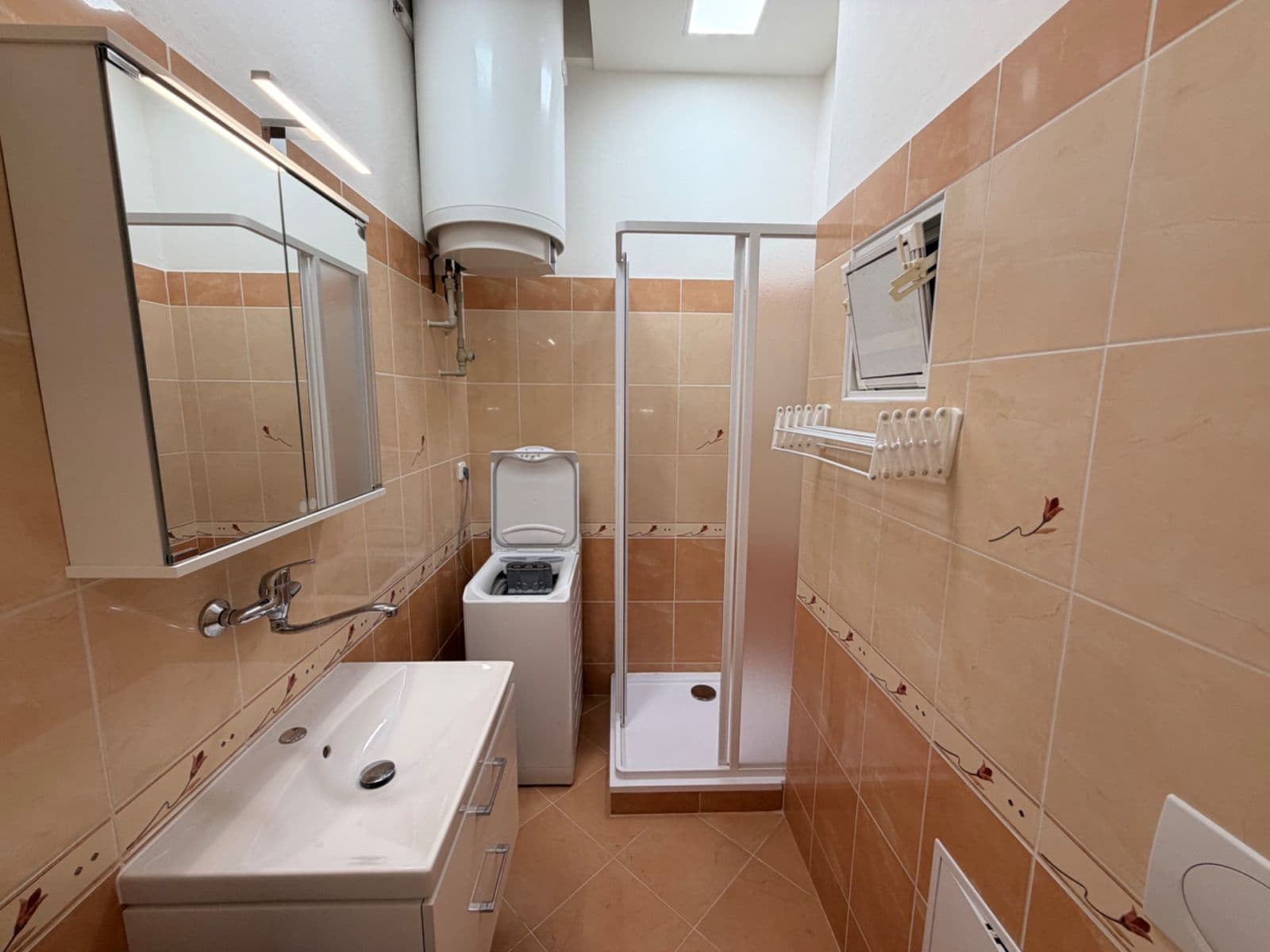 Prenájom bytu 1-izbový 30 m², Vrchlického, Praha, Praha Prenájom bytu 1-izbový 30 m², Vrchlického, Praha, Praha
