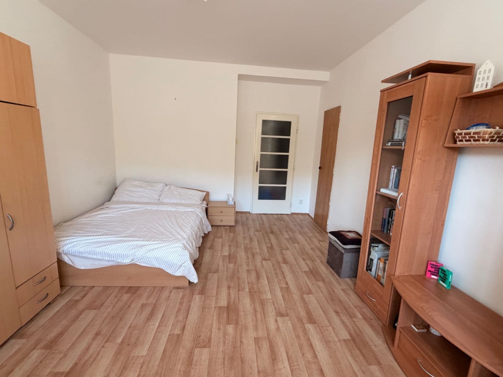 Prenájom bytu 1-izbový 30 m², Vrchlického, Praha, Praha Prenájom bytu 1-izbový 30 m², Vrchlického, Praha, Praha