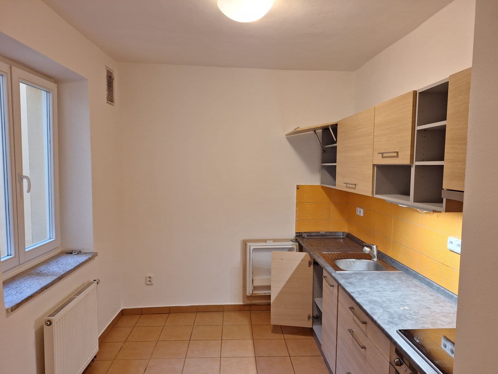 Prenájom bytu 2-izbový 75 m², Malé náměstí, Hradec Králové, Královéhradecký kraj Prenájom bytu 2-izbový 75 m², Malé náměstí, Hradec Králové, Královéhradecký kraj