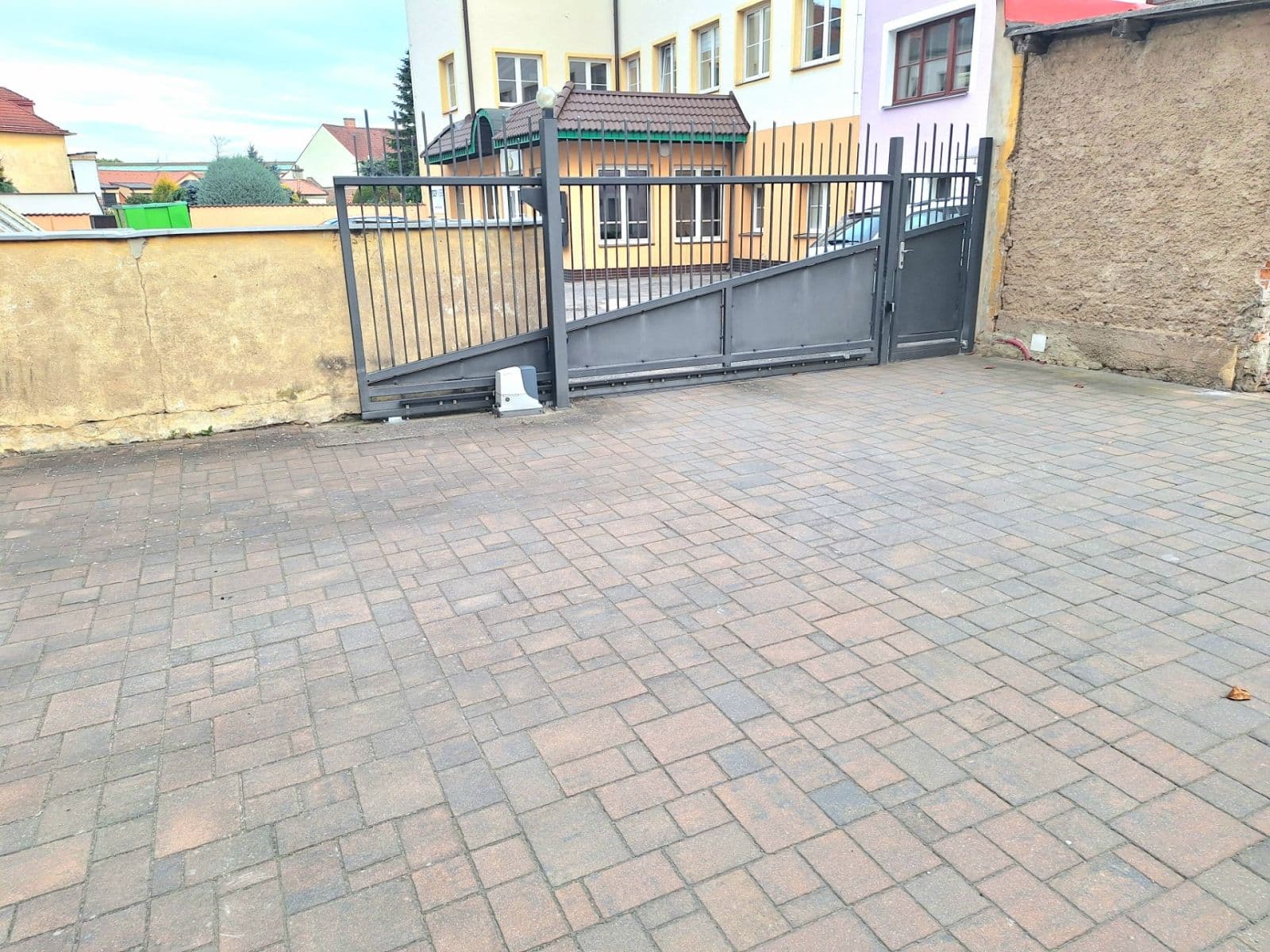 Prenájom bytu 2-izbový 75 m², Malé náměstí, Hradec Králové, Královéhradecký kraj Prenájom bytu 2-izbový 75 m², Malé náměstí, Hradec Králové, Královéhradecký kraj
