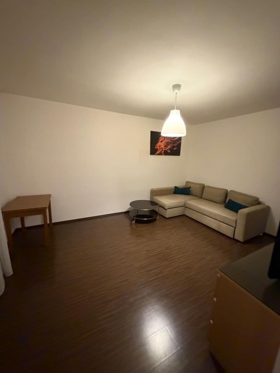 Prenájom bytu 2-izbový 55 m², Podolská, Praha, Praha Prenájom bytu 2-izbový 55 m², Podolská, Praha, Praha