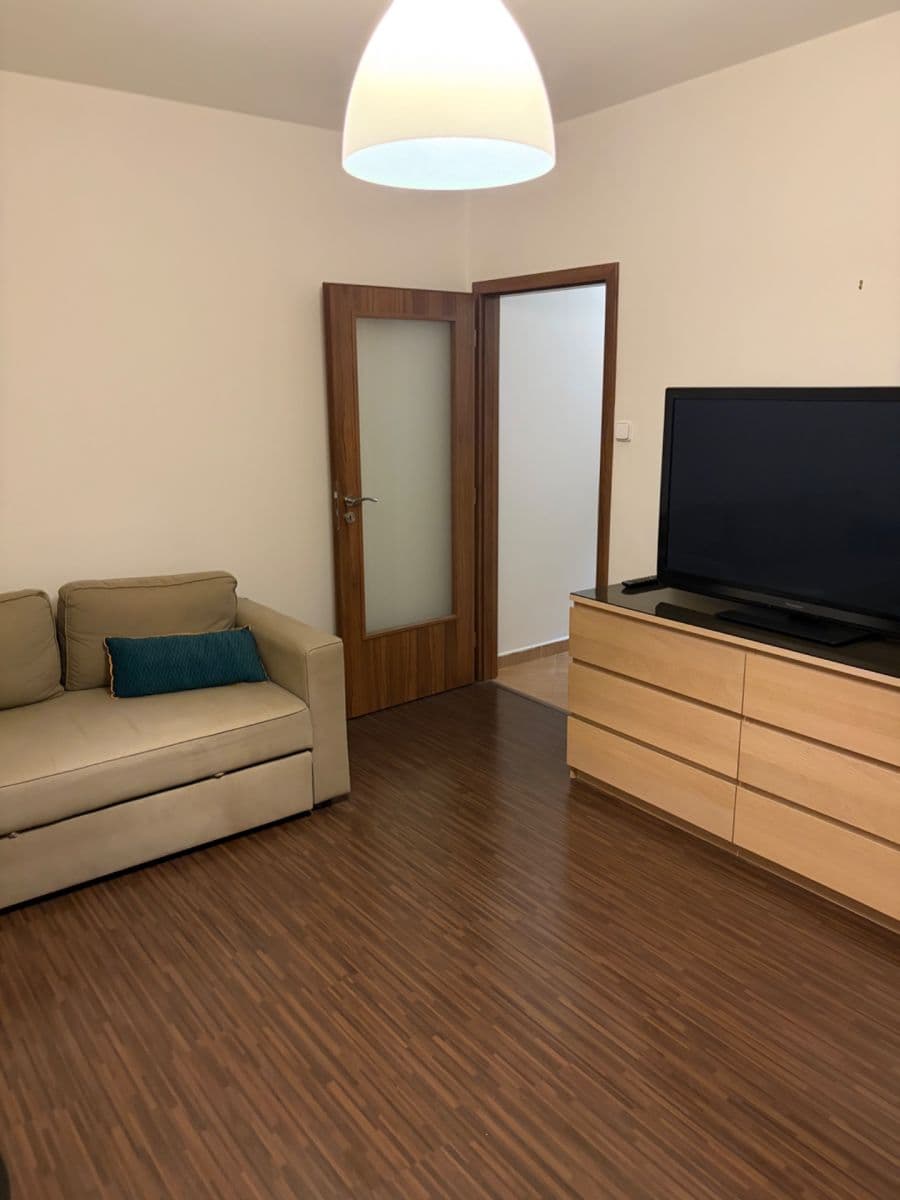 Prenájom bytu 2-izbový 55 m², Podolská, Praha, Praha Prenájom bytu 2-izbový 55 m², Podolská, Praha, Praha
