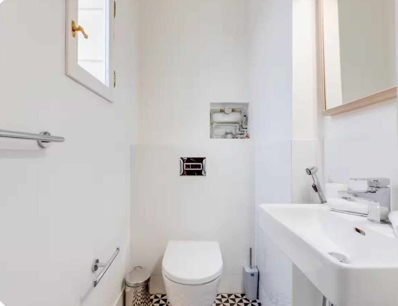 Prenájom bytu 110 m², Štěpánská, Praha, Praha Prenájom bytu 110 m², Štěpánská, Praha, Praha