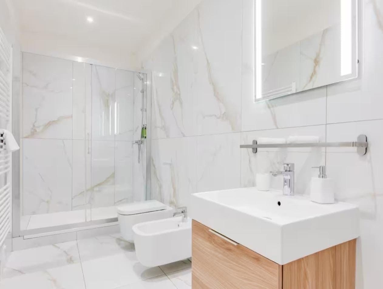 Prenájom bytu 110 m², Štěpánská, Praha, Praha Prenájom bytu 110 m², Štěpánská, Praha, Praha