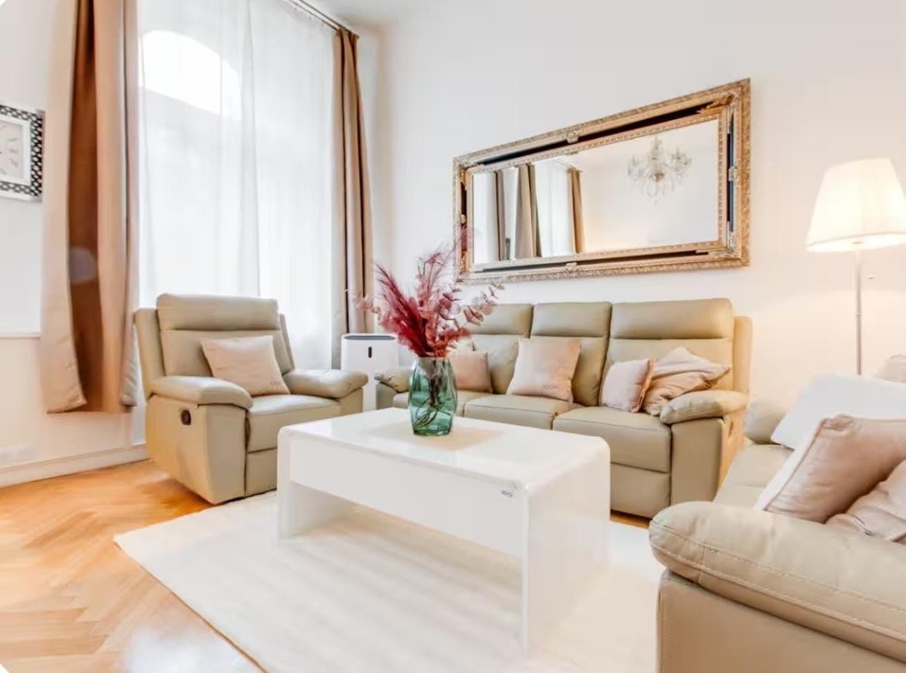 Prenájom bytu 110 m², Štěpánská, Praha, Praha Prenájom bytu 110 m², Štěpánská, Praha, Praha