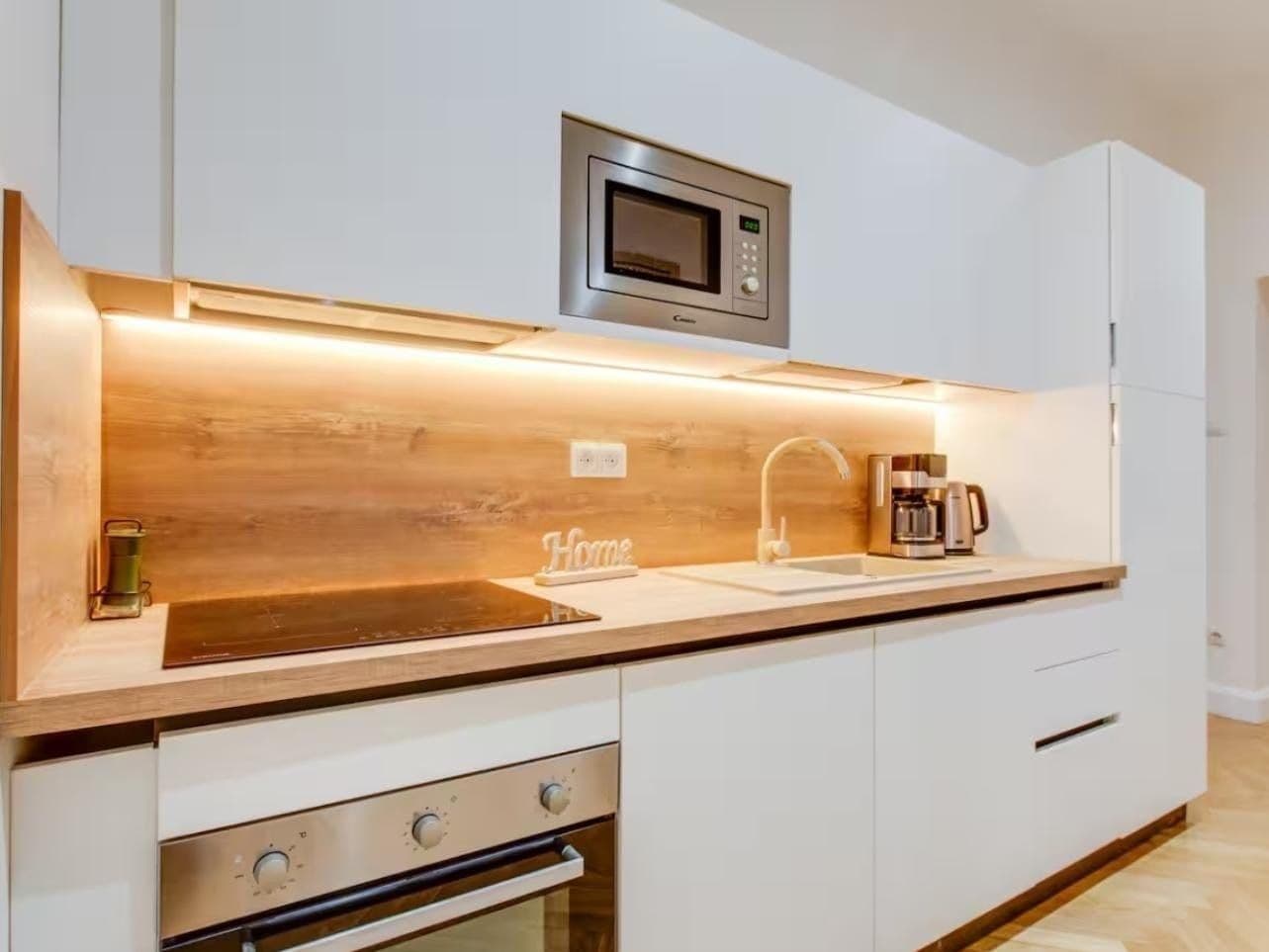 Prenájom bytu 110 m², Štěpánská, Praha, Praha Prenájom bytu 110 m², Štěpánská, Praha, Praha