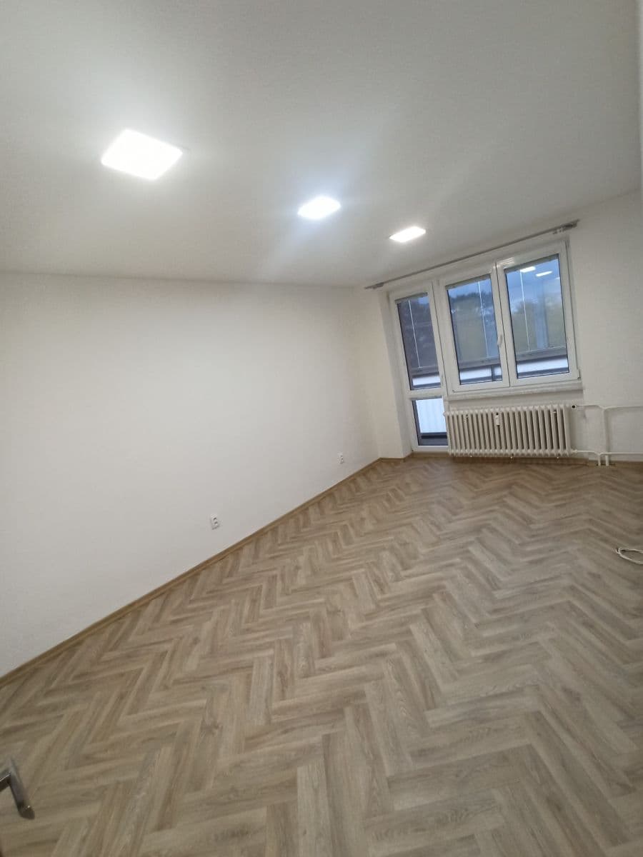 Prenájom bytu 2-izbový 56 m², Tlapákova, Ostrava, Moravskoslezský kraj Prenájom bytu 2-izbový 56 m², Tlapákova, Ostrava, Moravskoslezský kraj
