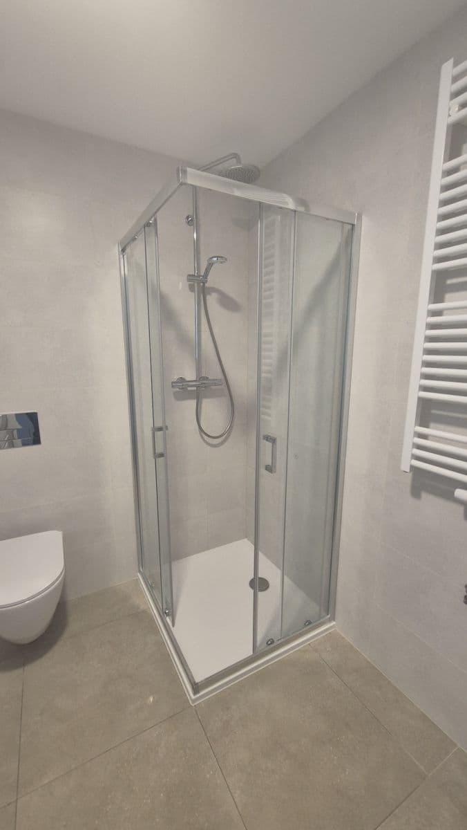 Prenájom bytu 2-izbový 39 m², Murmanská, Praha, Praha Prenájom bytu 2-izbový 39 m², Murmanská, Praha, Praha
