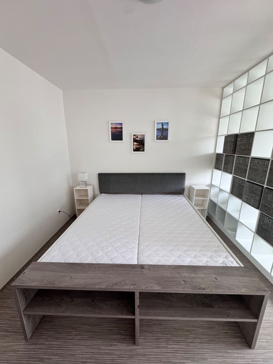 Prenájom bytu 2-izbový 44 m², Míru, Kaplice, Jihočeský kraj Prenájom bytu 2-izbový 44 m², Míru, Kaplice, Jihočeský kraj