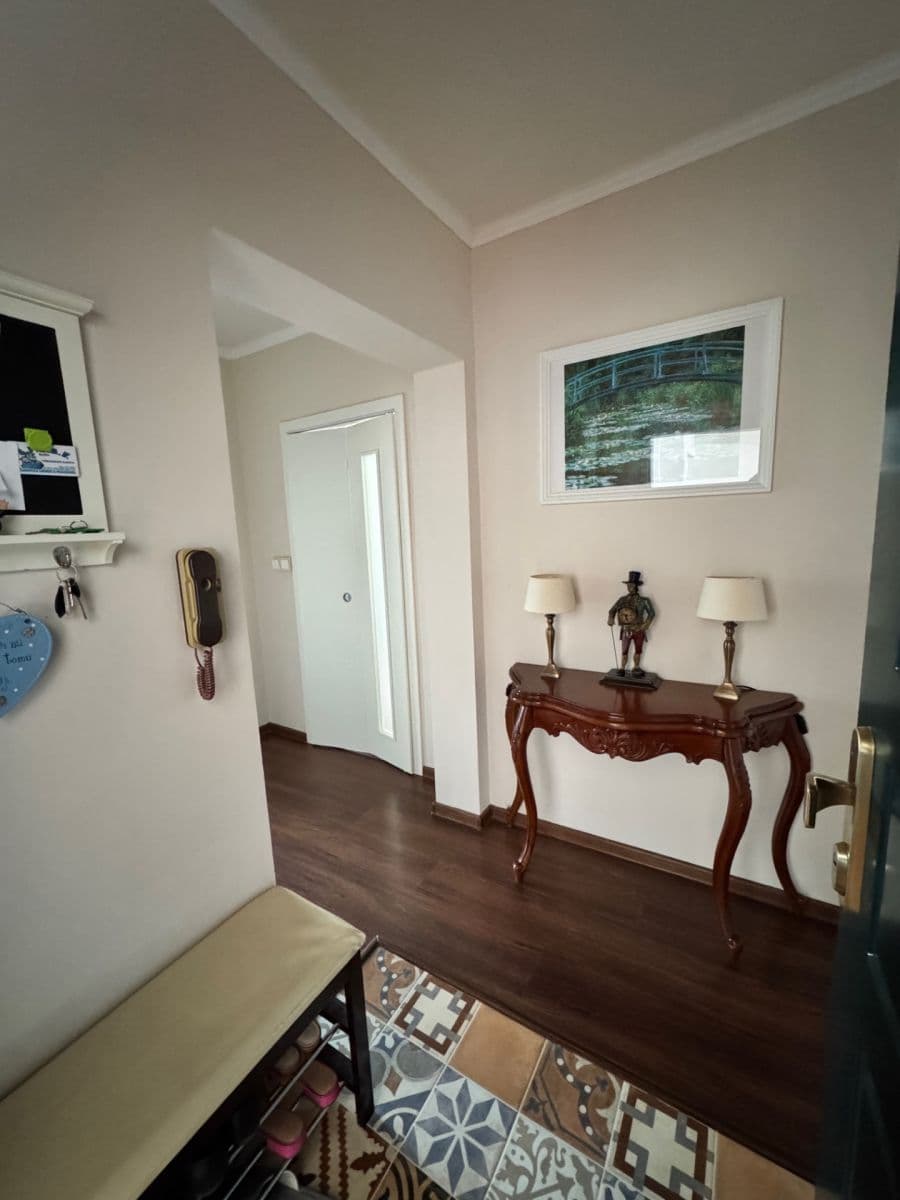Predaj bytu 3-izbový 84 m², K Zahrádkám, Praha, Praha Predaj bytu 3-izbový 84 m², K Zahrádkám, Praha, Praha