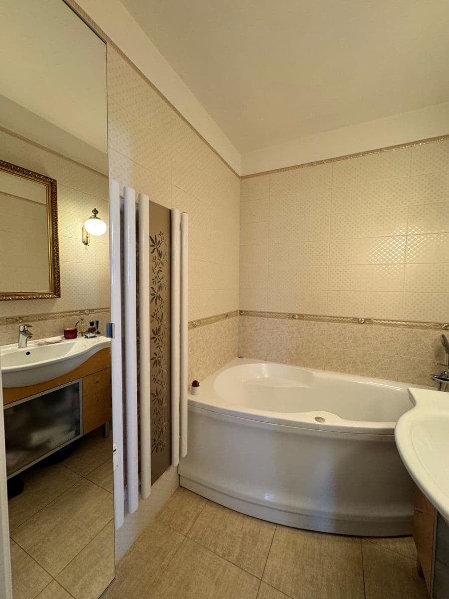Predaj bytu 3-izbový 84 m², K Zahrádkám, Praha, Praha Predaj bytu 3-izbový 84 m², K Zahrádkám, Praha, Praha