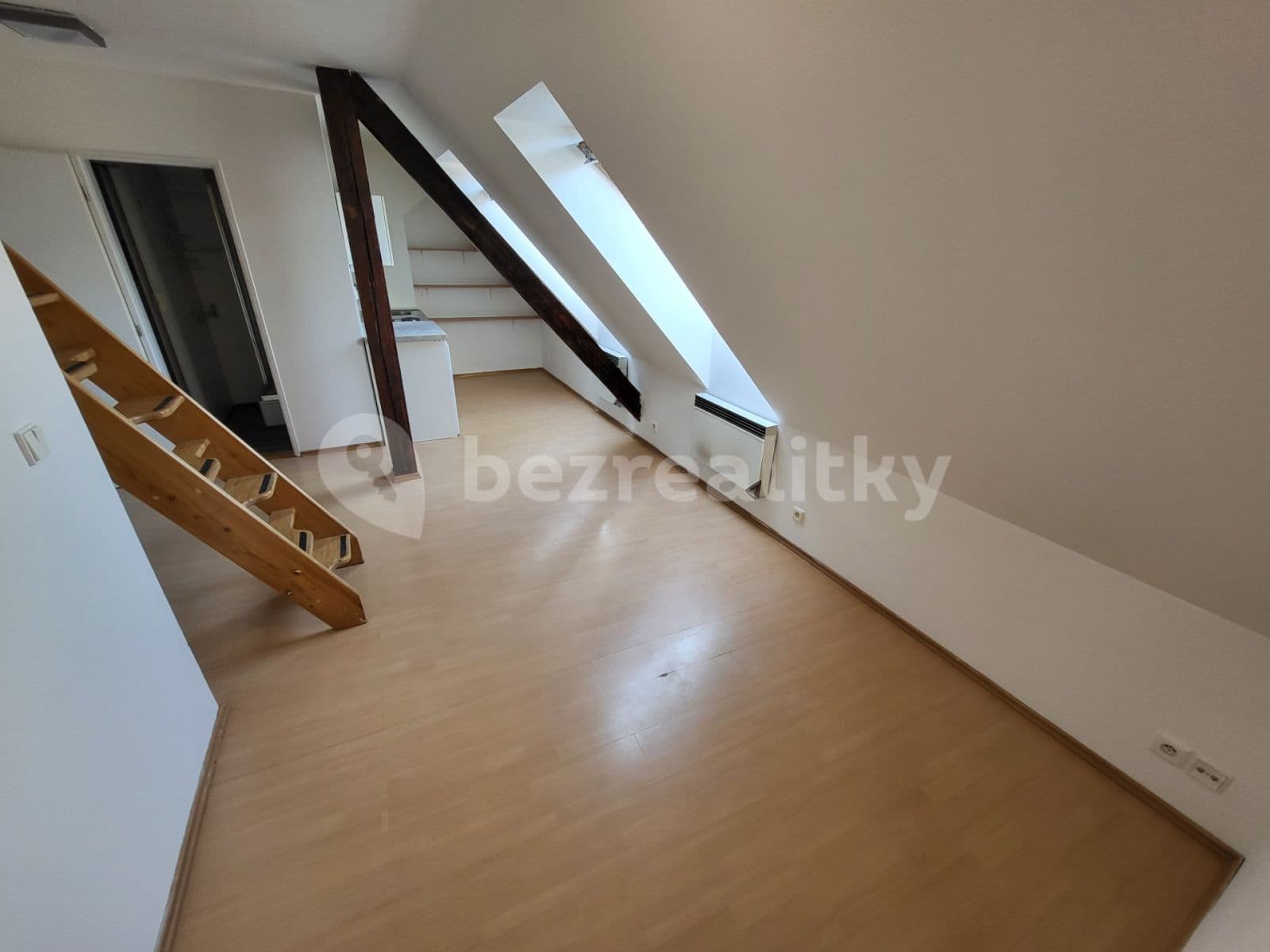 Prenájom bytu 2-izbový 33 m², Na Neklance 34, Praha, Praha Prenájom bytu 2-izbový 33 m², Na Neklance 34, Praha, Praha