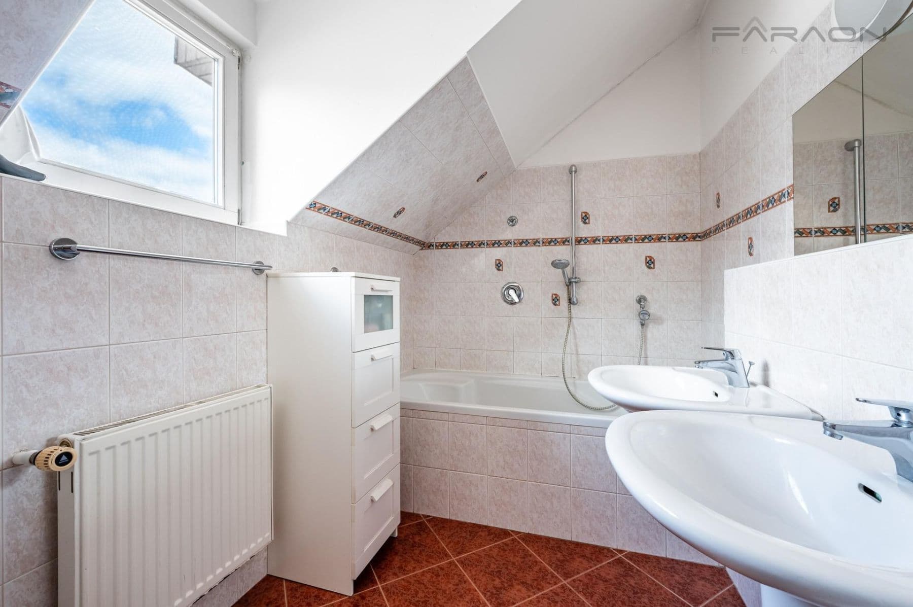 Prenájom bytu 2-izbový 80 m², Za Jalovým dvorem, Praha, Praha Prenájom bytu 2-izbový 80 m², Za Jalovým dvorem, Praha, Praha