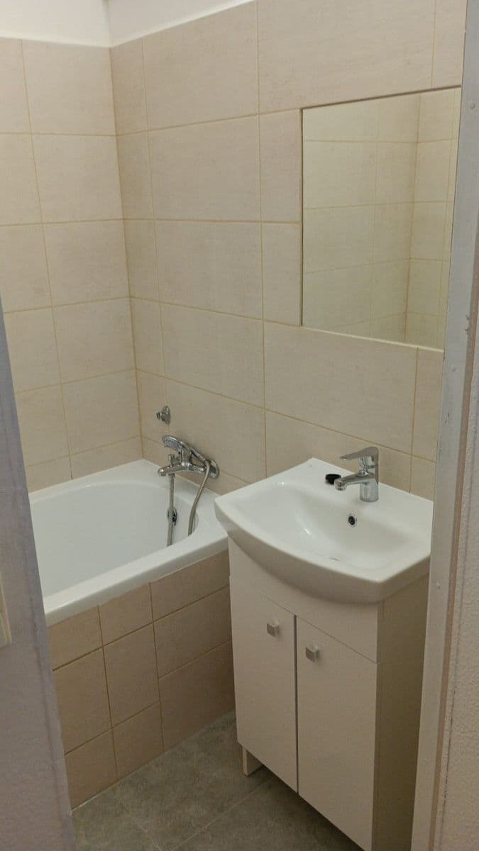 Prenájom bytu 3-izbový 83 m², Antala Staška, Frýdek-Místek, Moravskoslezský kraj Prenájom bytu 3-izbový 83 m², Antala Staška, Frýdek-Místek, Moravskoslezský kraj