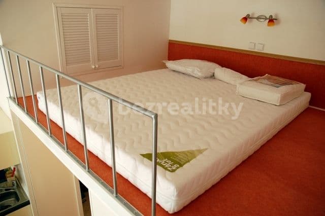 Prenájom bytu 1-izbový 30 m², Sochařská, Praha, Praha Prenájom bytu 1-izbový 30 m², Sochařská, Praha, Praha