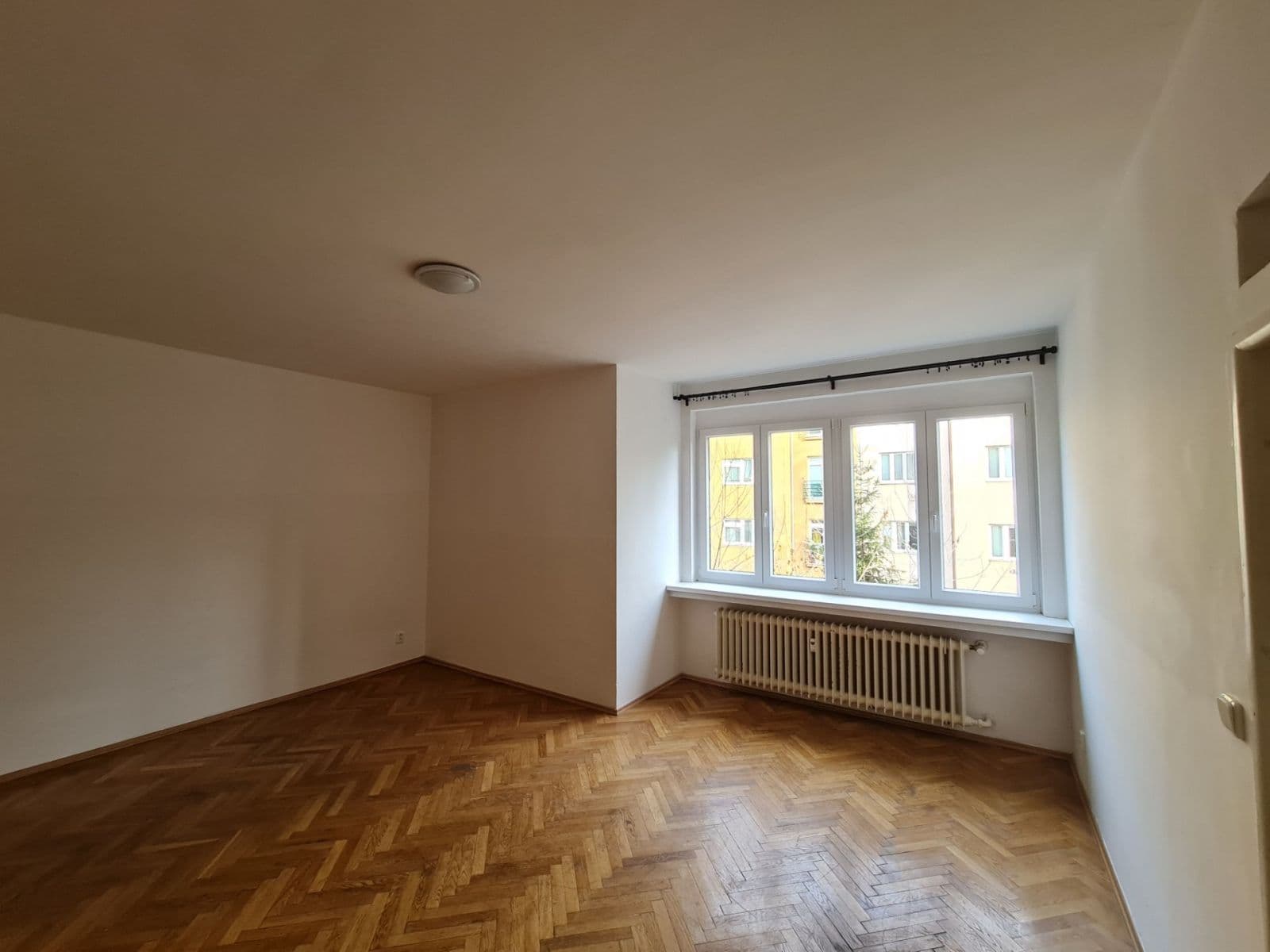 Prenájom bytu 1-izbový 45 m², Nad Kajetánkou, Praha, Praha Prenájom bytu 1-izbový 45 m², Nad Kajetánkou, Praha, Praha