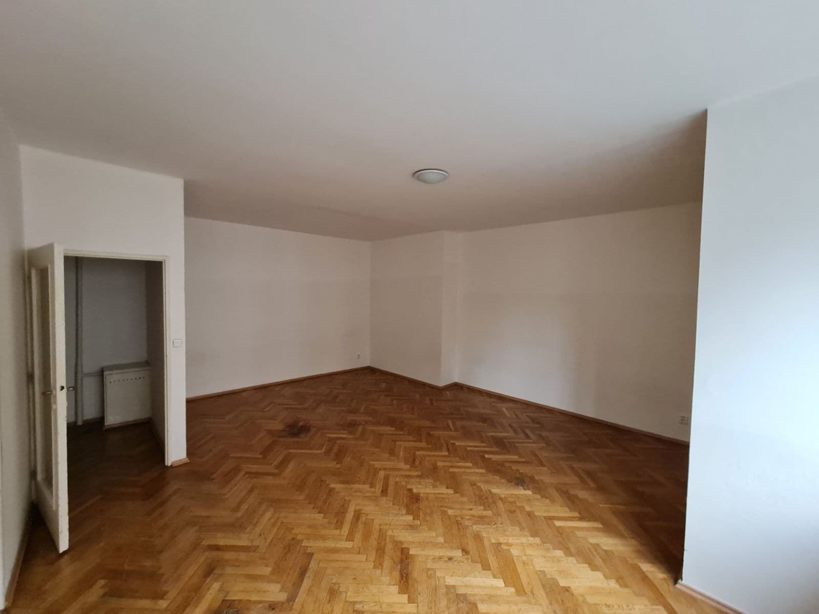Prenájom bytu 1-izbový 45 m², Nad Kajetánkou, Praha, Praha Prenájom bytu 1-izbový 45 m², Nad Kajetánkou, Praha, Praha