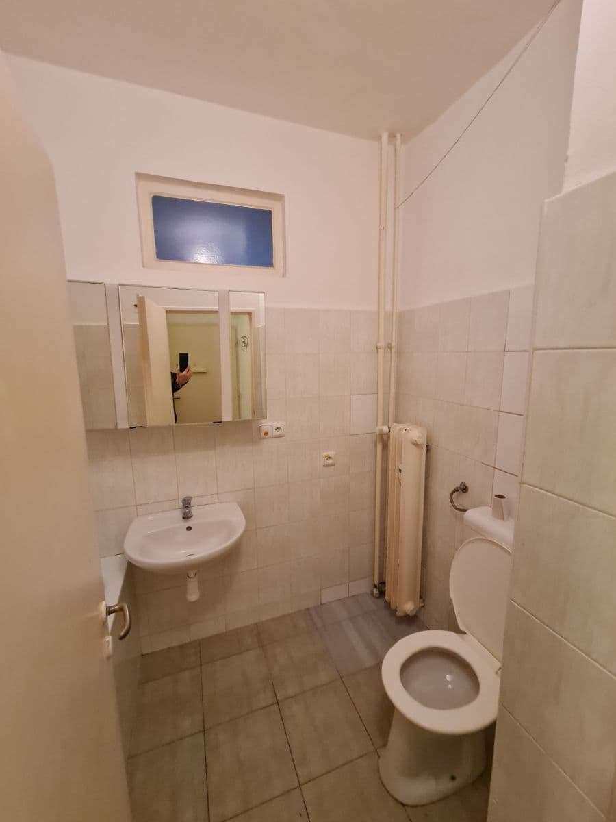 Prenájom bytu 1-izbový 45 m², Nad Kajetánkou, Praha, Praha Prenájom bytu 1-izbový 45 m², Nad Kajetánkou, Praha, Praha